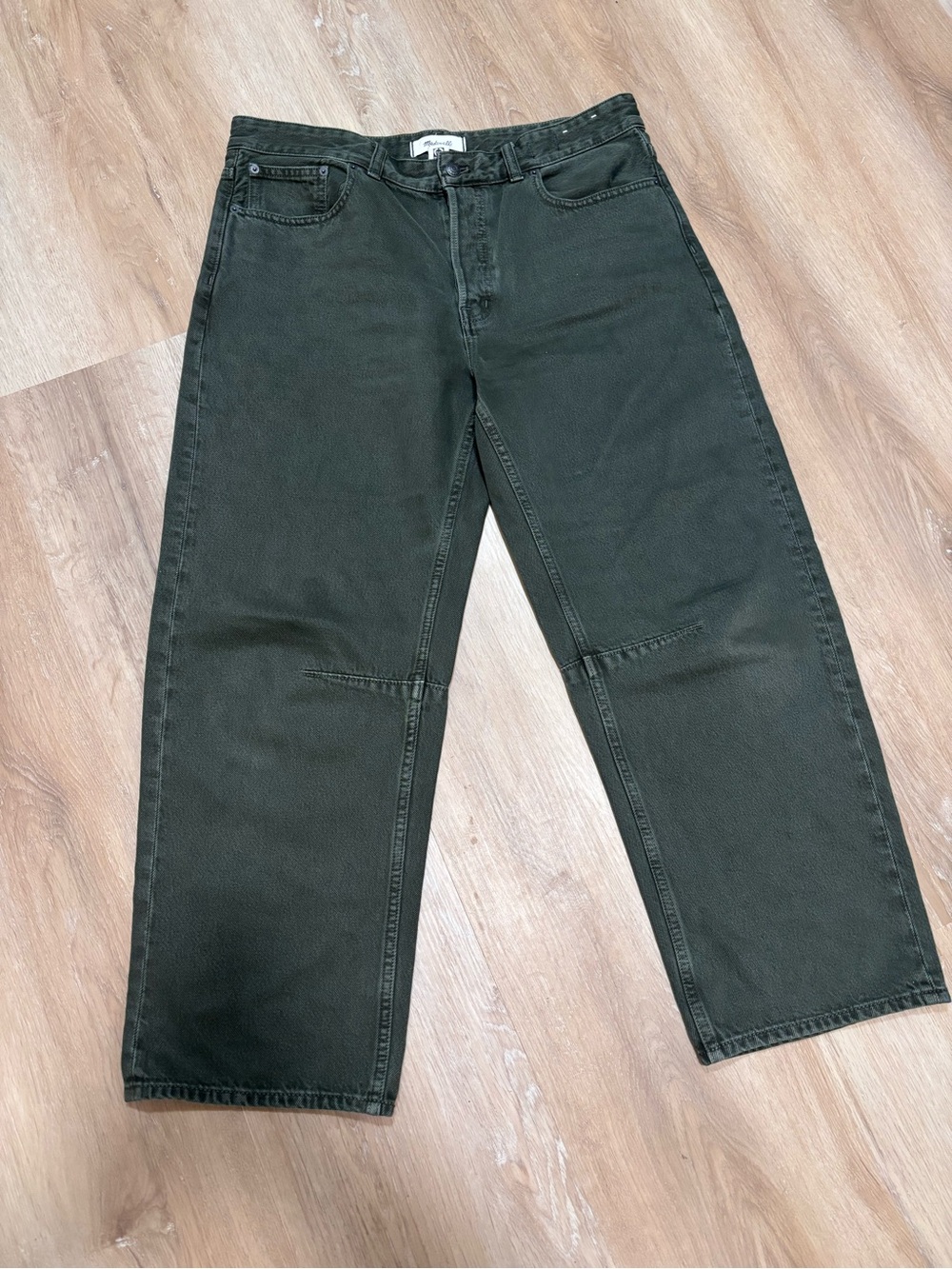 Madewell The Darted Barrel-Leg Jean size 29